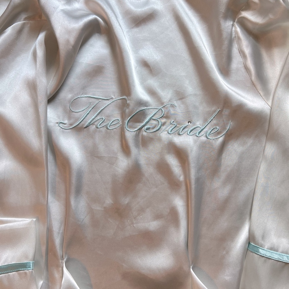 Linea Donatella “The Bride” Robe - Picture 2 of 2